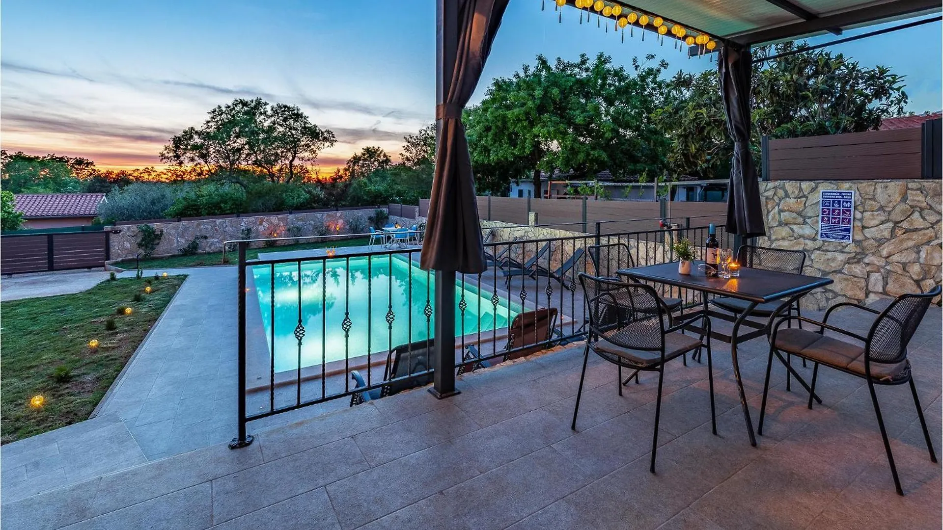 Вилла Amazing House With Pool Медулин